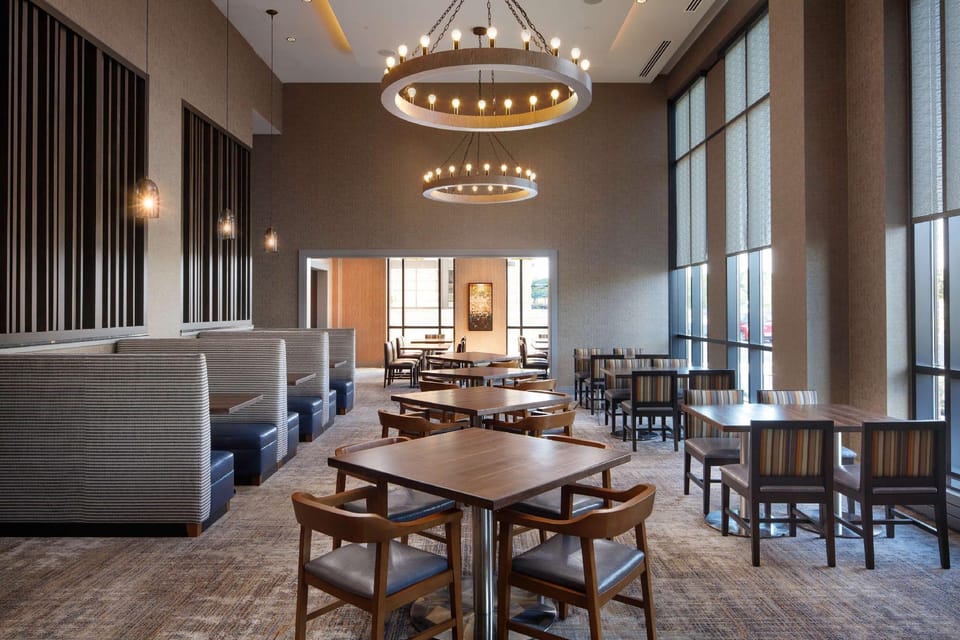 Embassy Suites by Hilton South Bend at Notre Dame Hotel in South Bend