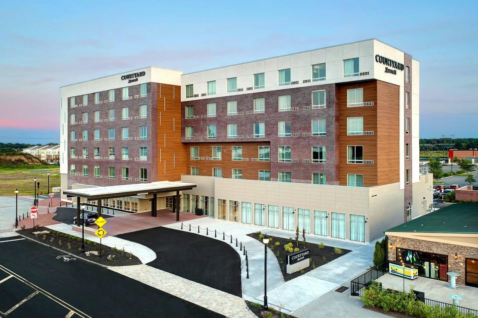 Courtyard by Marriott North Brunswick Hotel in North Brunswick Township