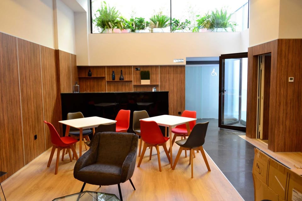 Shared lounge/TV area