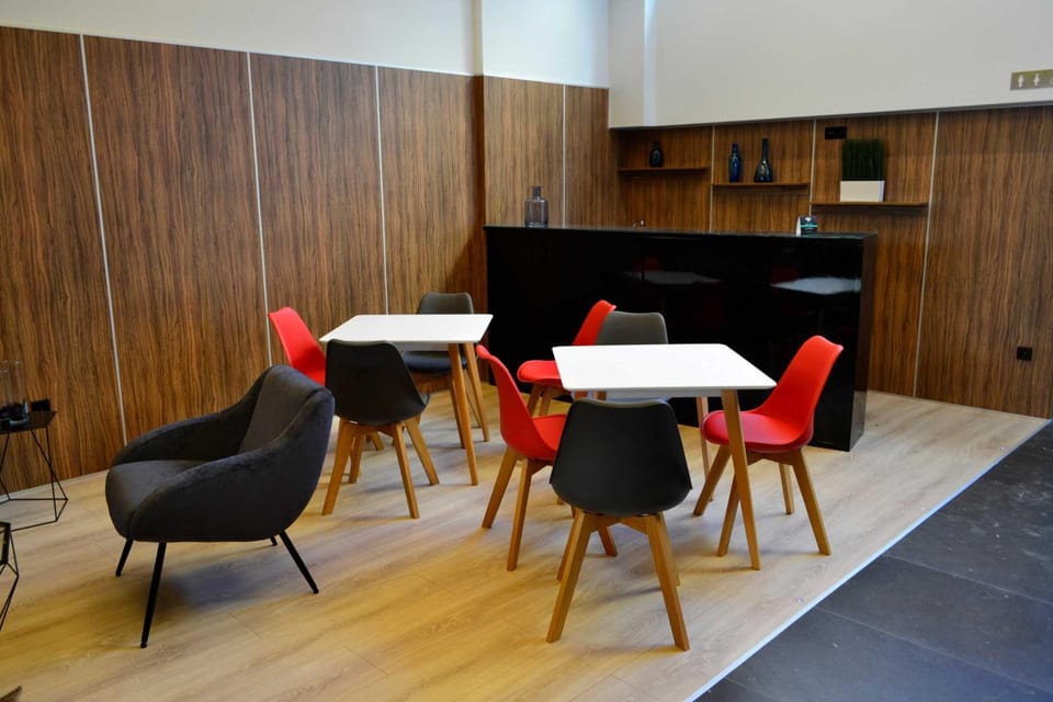 Shared lounge/TV area