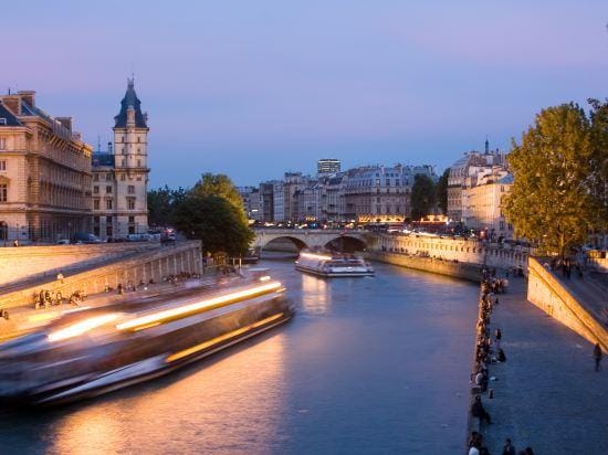 Comfortable studio Rodier Hotel in Paris