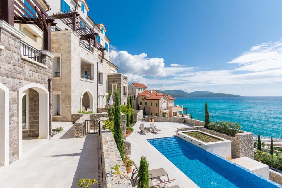 Lustica Bay Vacation Homes Hotel in Kotor Municipality