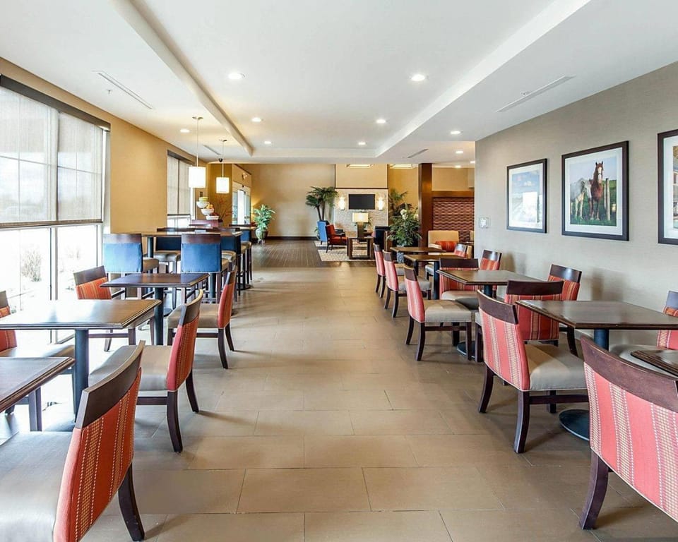 Comfort Suites Marietta-Parkersburg Hotel in Marietta