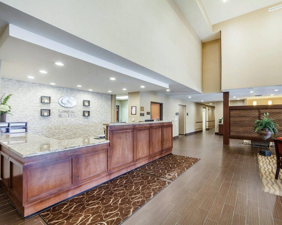 Comfort Suites Marietta-Parkersburg Hotel in Marietta
