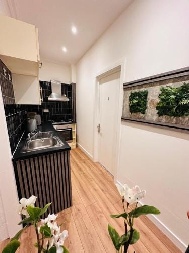 R1 - Stylish Private Room opposite Queen Elizabeth Hospital - Harborne Birmingham Hotel in Birmingham