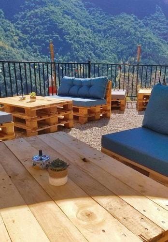 Cinema, Chambre Privee Au Le Refuge Du Phoenix Hotel in Provence-Alpes-Côte d'Azur