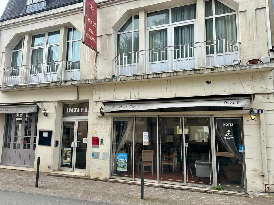 Hotel les Trois Lys Hotel in Centre-Val de Loire