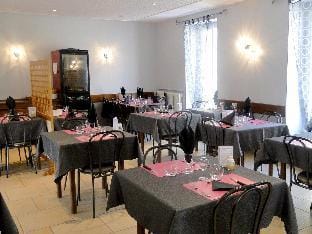 Logis Auberge De La Cloche Hotel in Normandy