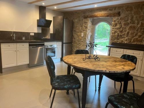 Mas En Cevennes - Art Del Viatge, La Jaa. Hotel in Auvergne-Rhône-Alpes