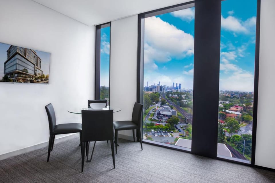 Essence Suites Taringa Apartment hotel in Toowong