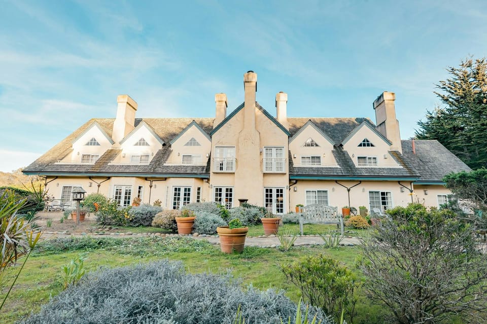 Seal Cove Inn Inn in Moss Beach
