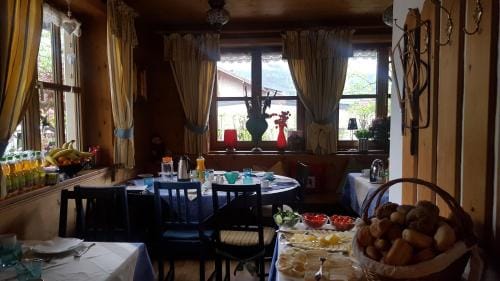 Appartement Pension Backenhausl FERIENWOHNUNGEN Chalets Hutten Komfortzimmer Hotel in Salzburgerland
