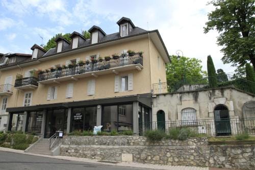 Hotel de la Grotte Hotel in Aix-les-Bains