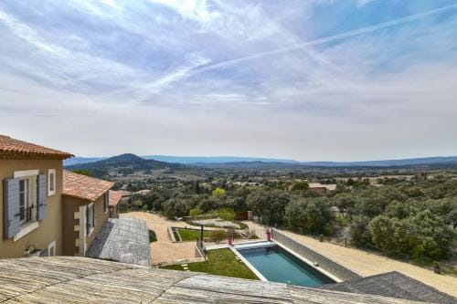 Les Grenadiers de Saint Sat Hotel in Provence-Alpes-Côte d'Azur