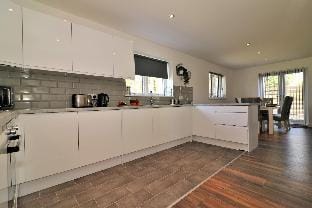 Railway House 5 bed - Maryhill Hotel in Glasgow