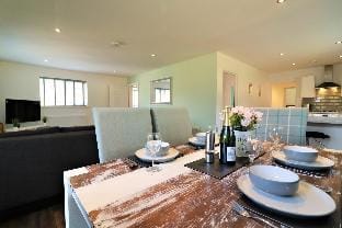 Railway House 5 bed - Maryhill Hotel in Glasgow