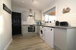 Sunnyside House - Holytown Hotel in Scotland