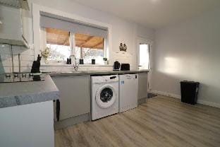 Sunnyside House - Holytown Hotel in Scotland