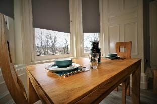 Linden House - Flat 3 - Airdrie Hotel in Airdrie