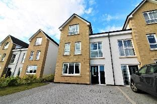 Macneish House - East Kilbride Hotel in East Kilbride