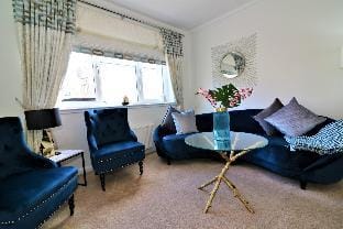 Macneish House - East Kilbride Hotel in East Kilbride