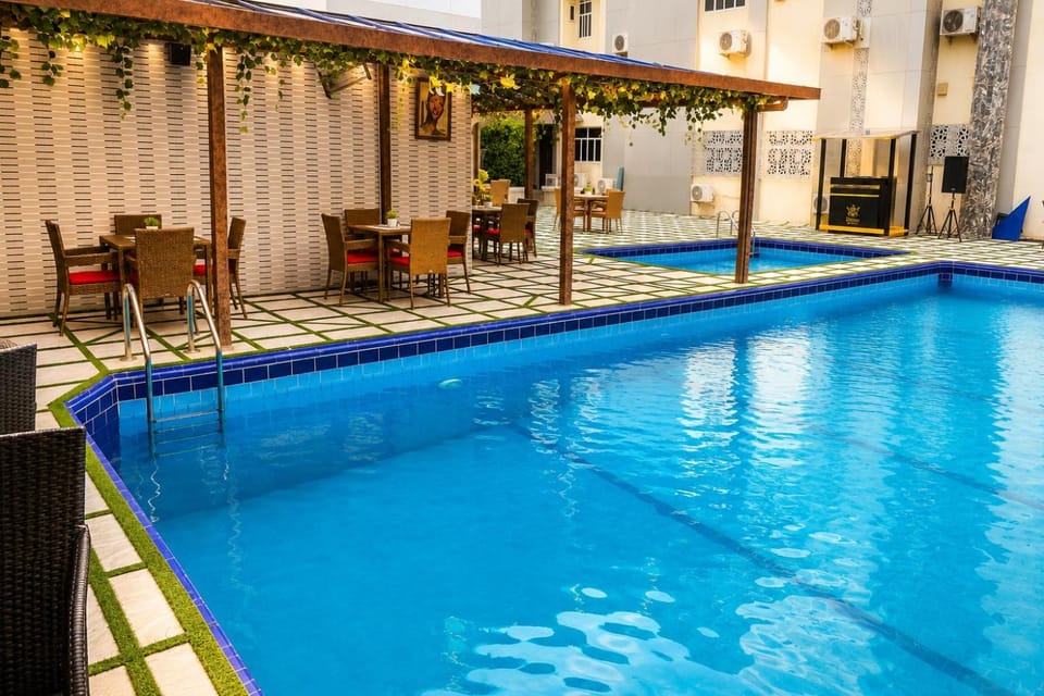 Swimming pool