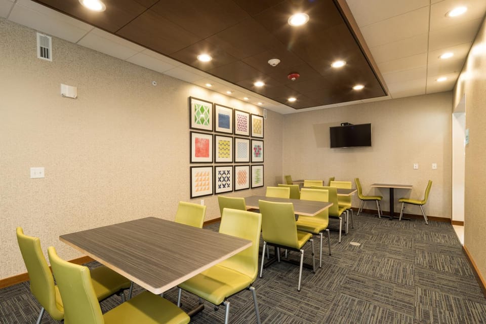 Holiday Inn Express And Suites Auburn By IHG Hotel in Auburn