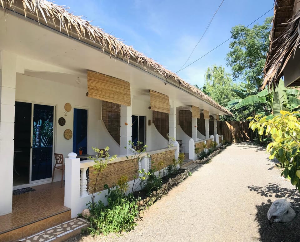 Nautilus Resort - Hostel & Hammocks Resort in Panglao
