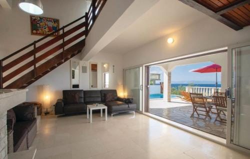 Beachfront Villa Dream with pool Hotel in Dubrovnik-Neretva County