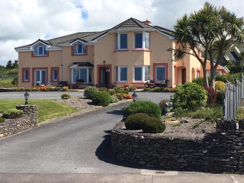Coastline House Hotel in Dingle