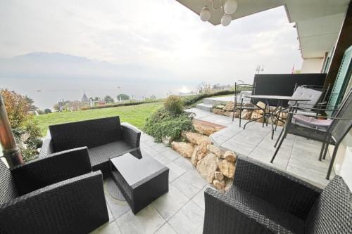 Corseaux Beach rooms-Riviera Beach apartments Hotel in Fribourg, Switzerland