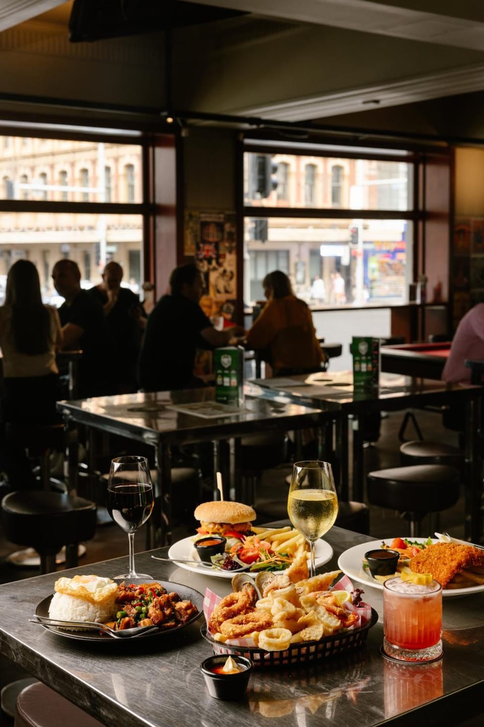 Bar Broadway Hotel in Surry Hills