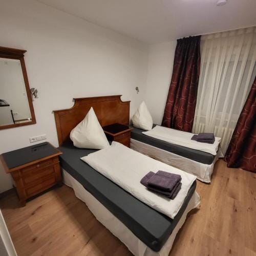 Frankenthal City Apartment mit eigene Bad und Kochmoglichkeit Hotel in Frankenthal