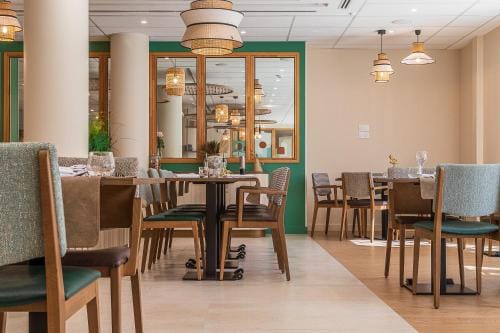 DOMITYS - L'Amandier Hotel in Aix-en-Provence