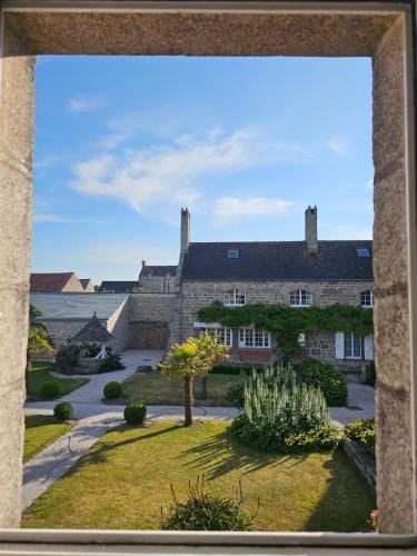 Le conquerant - chambres meublees - Barfleur Hotel in Normandy