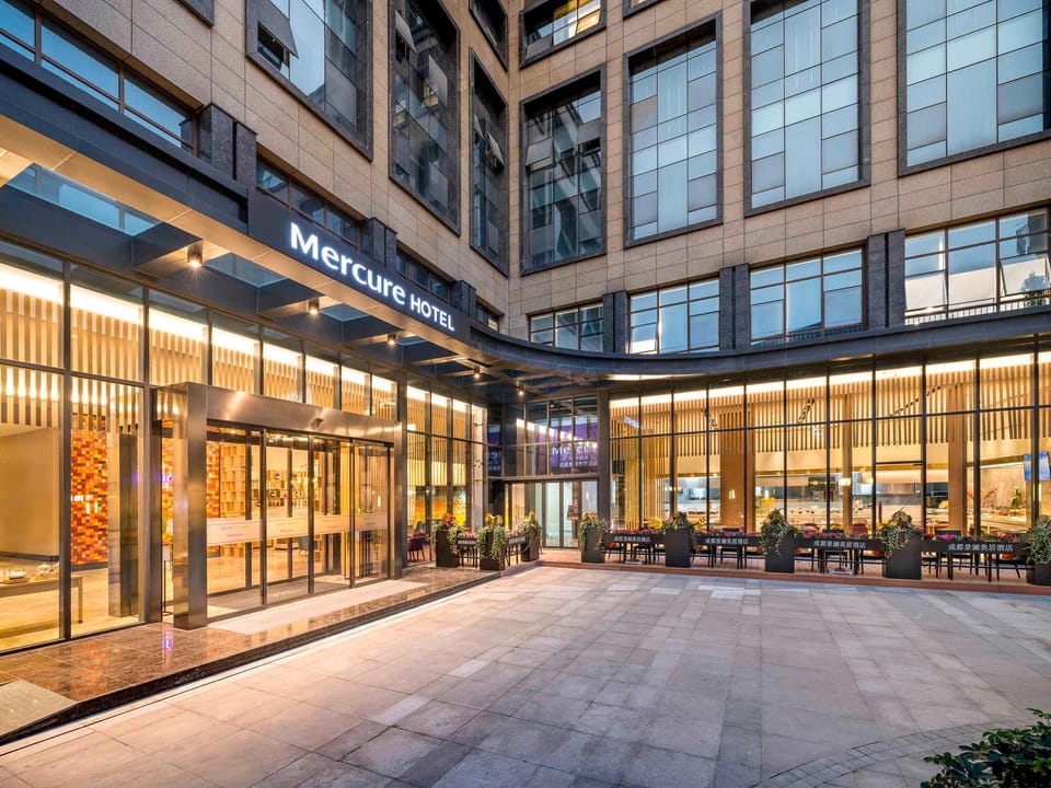 Mercure Chengdu Huapaifang Hotel in Chengdu