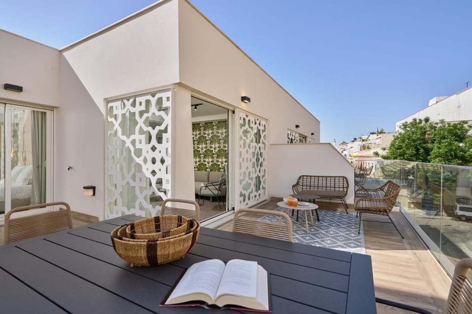 Casa Pizarro, by Homing U Apartment hotel in Seville