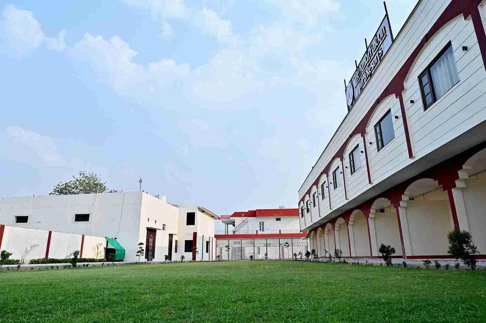 The Amur Falcon Inn & Resorts Hotel in Punjab, India