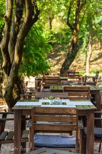 Restoran Lisine - Resavska pecina Hostel in Serbia