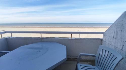 Une terrasse sur la Mer Hotel in Berck