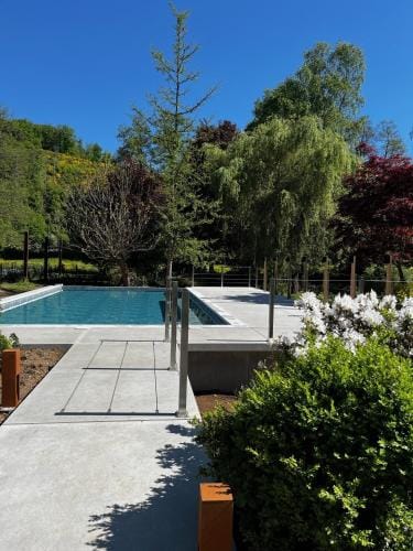 L'insolite par La Claire Fontaine Lodge in Wallonia, Belgium