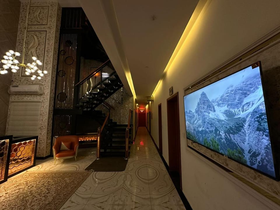 Shared lounge/TV area