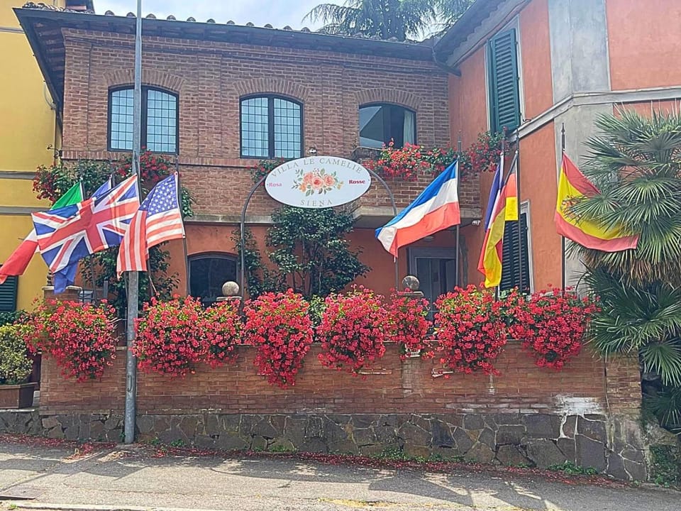 Villa Le Camelie Siena Hotel in Siena