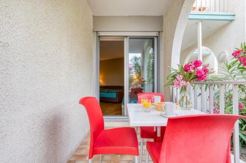 Le Murmure pieds dans l'eau Hotel in La Grande-Motte