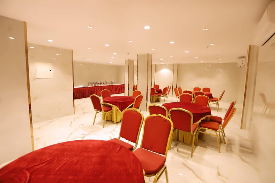 THE ROYAL VILLA - Noida Sector 70 Hotel in Noida