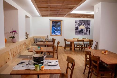Osteria Bakar Hotel in Airolo