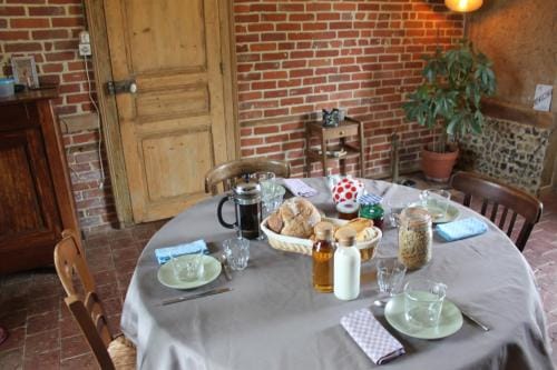 Auberge de la croix du maupas Hotel in Normandy