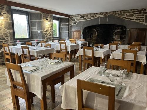 Gite-Auberge du Pont de Lanau Hotel in Auvergne-Rhône-Alpes