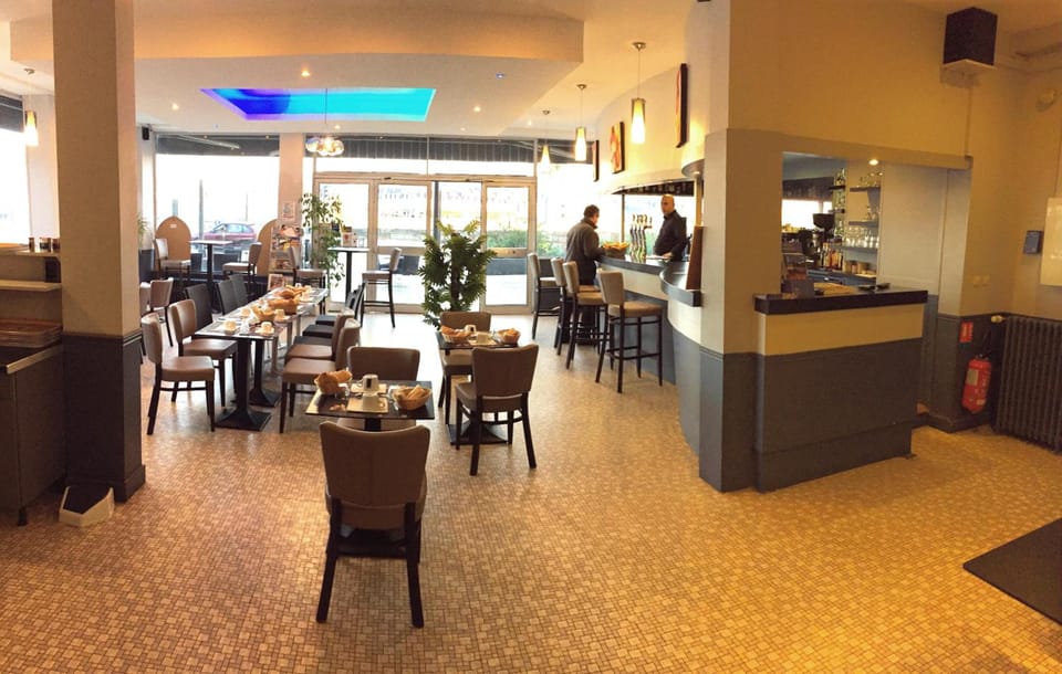 Le Pavillon Hotel in Blois