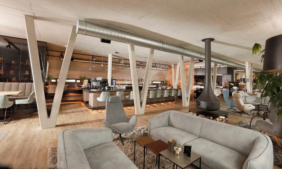 Bar/lounge